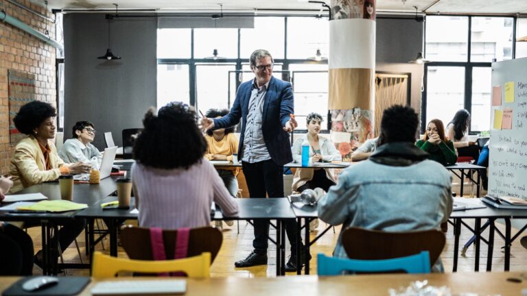 Teknik Menggambarkan Suasana dalam Tulisan